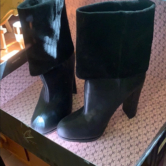 Boots - Picture 2 of 4